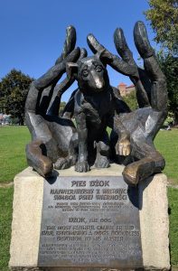 Hond monument - Bezoek Krakau